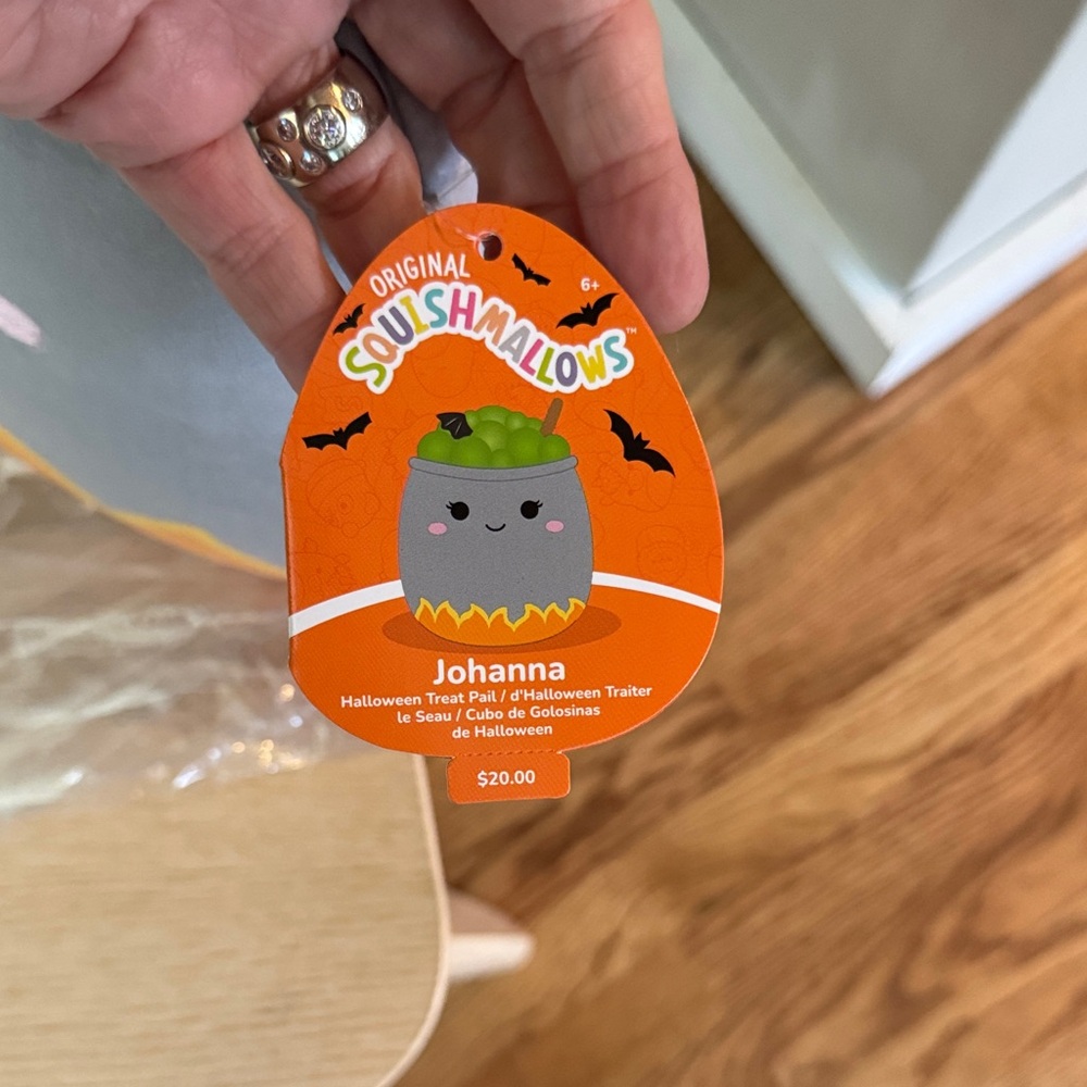 Squishmallows Gray and Orange Kids Bag - Picture 3 of 4